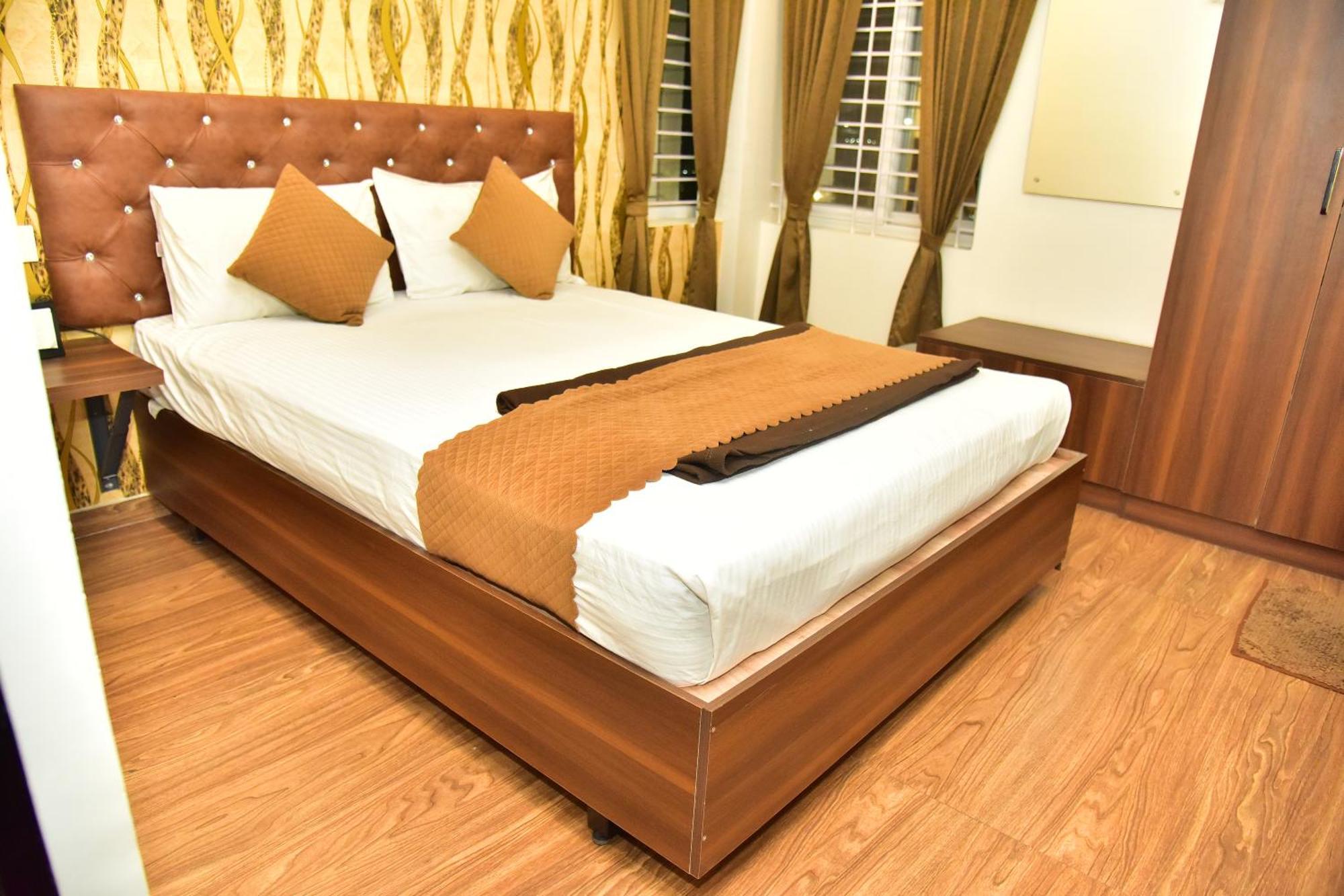 Meadows Inn Mysore Exterior photo