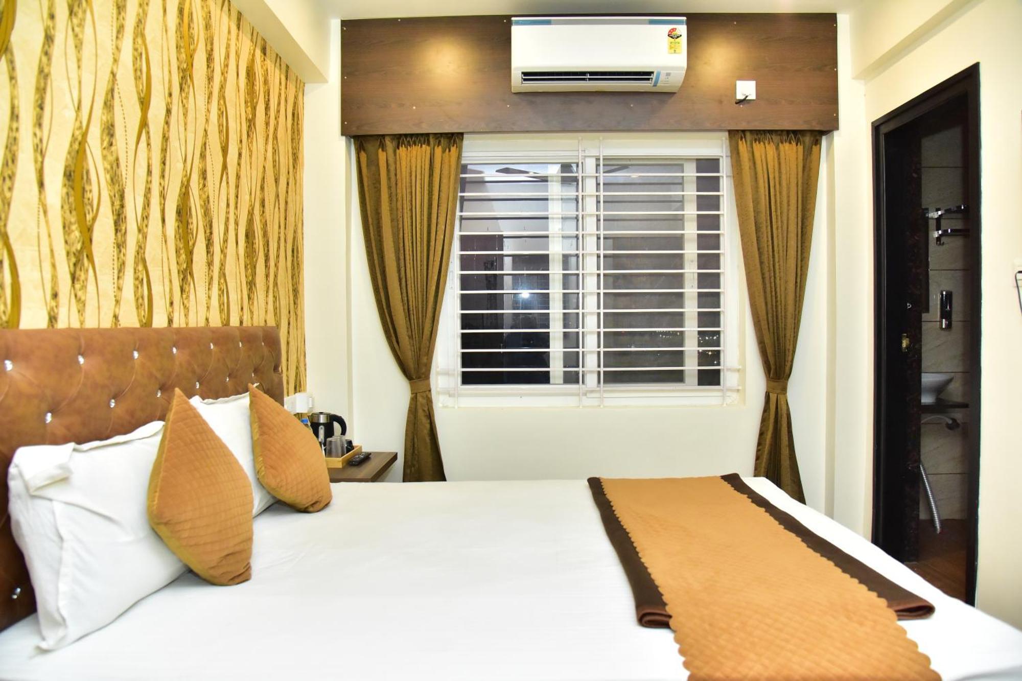 Meadows Inn Mysore Exterior photo