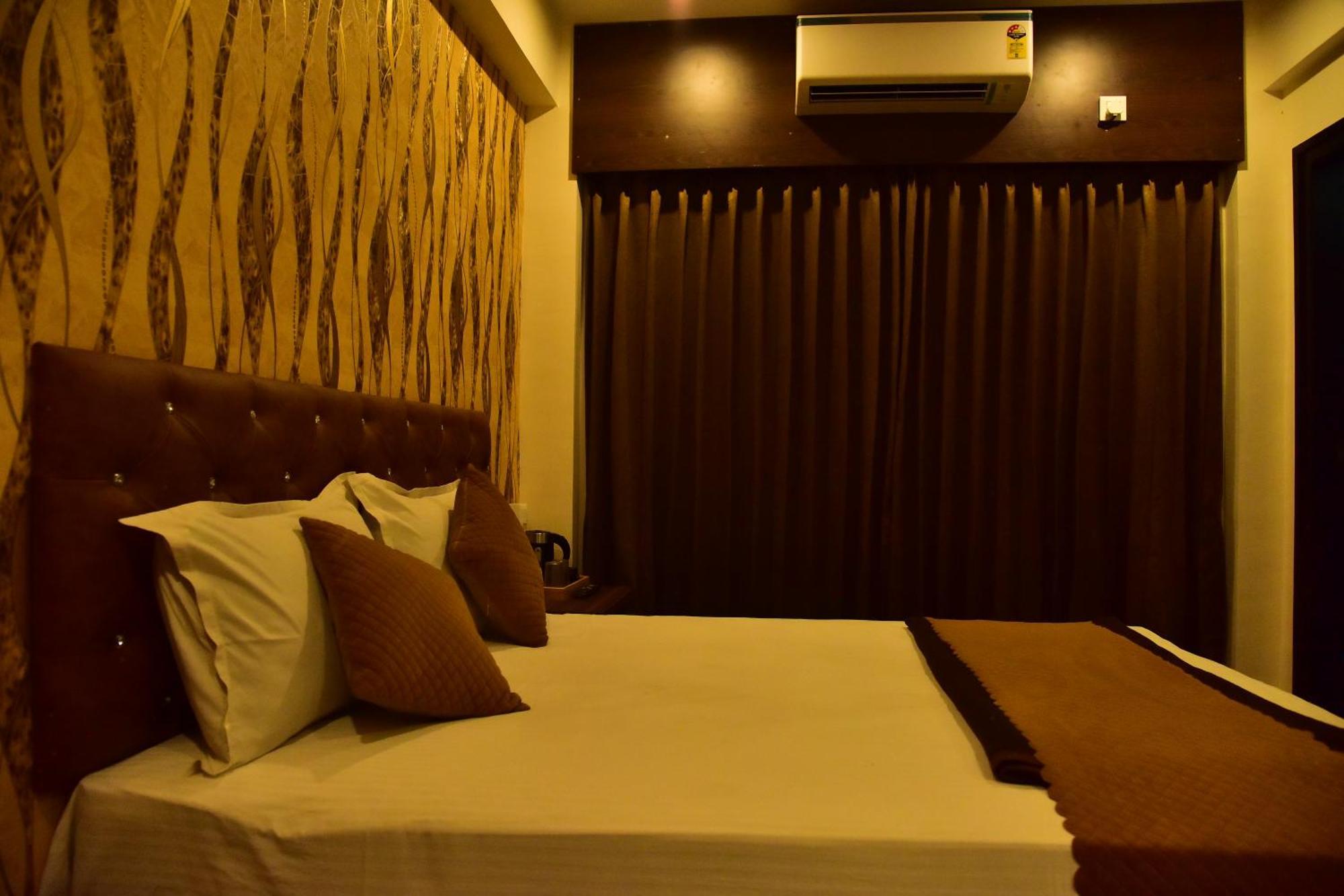 Meadows Inn Mysore Exterior photo