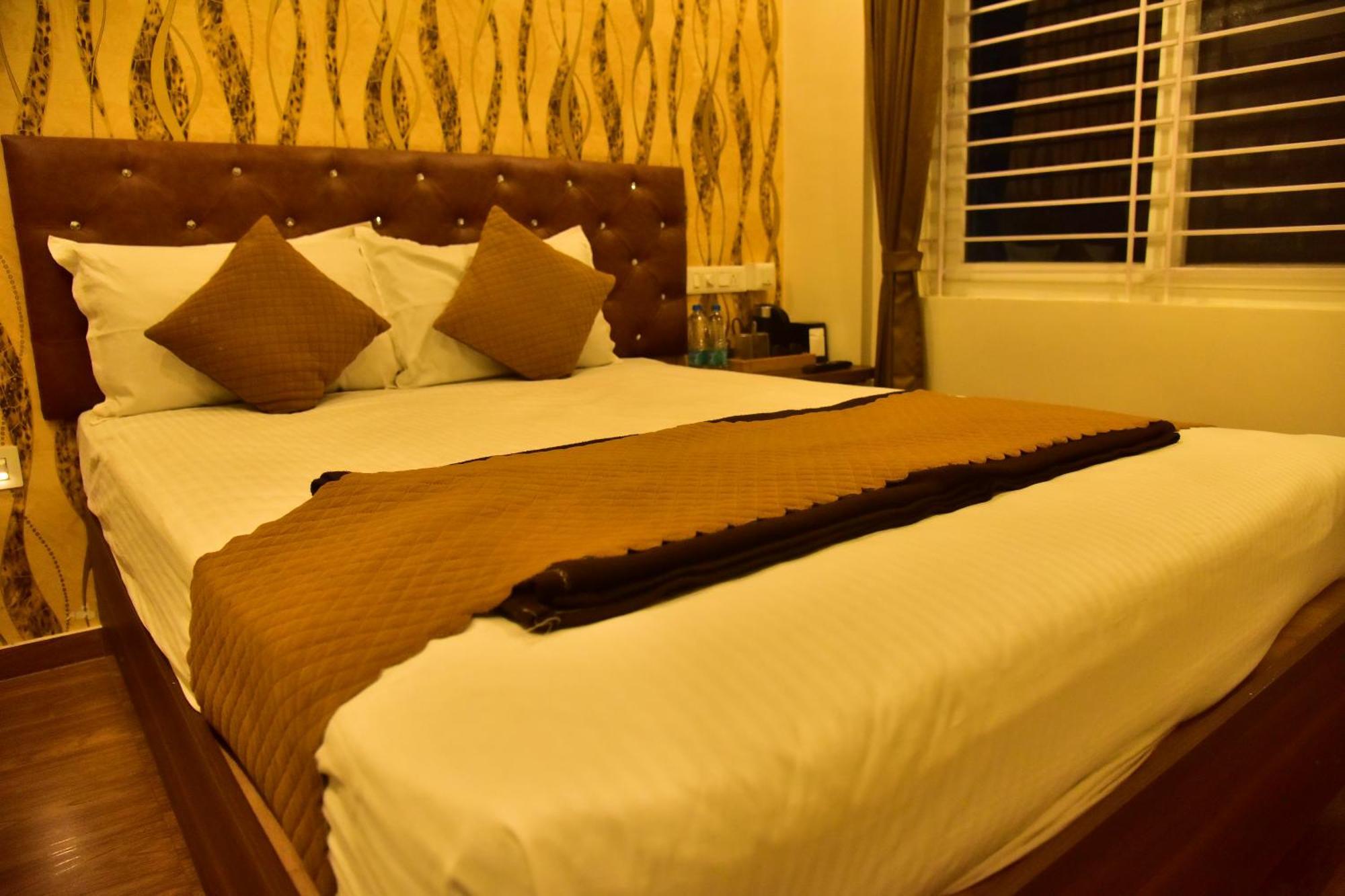 Meadows Inn Mysore Exterior photo